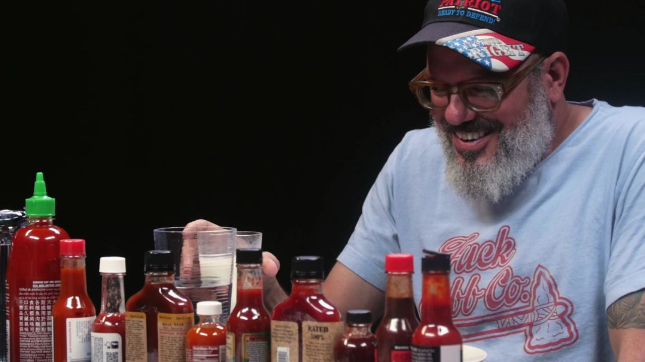 Watch David Cross wound himself with increasingly brutal hot wings (A.V. Club)